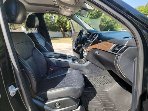Used 2015 Mercedes-Benz GL 450 4MATIC image 41