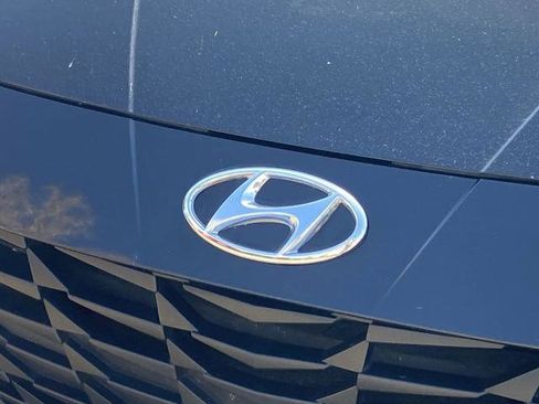 Used 2023 Hyundai Elantra Blue image 25