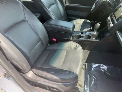 Used 2015 Subaru Legacy 2.5i Limited AWD/4WD image 29