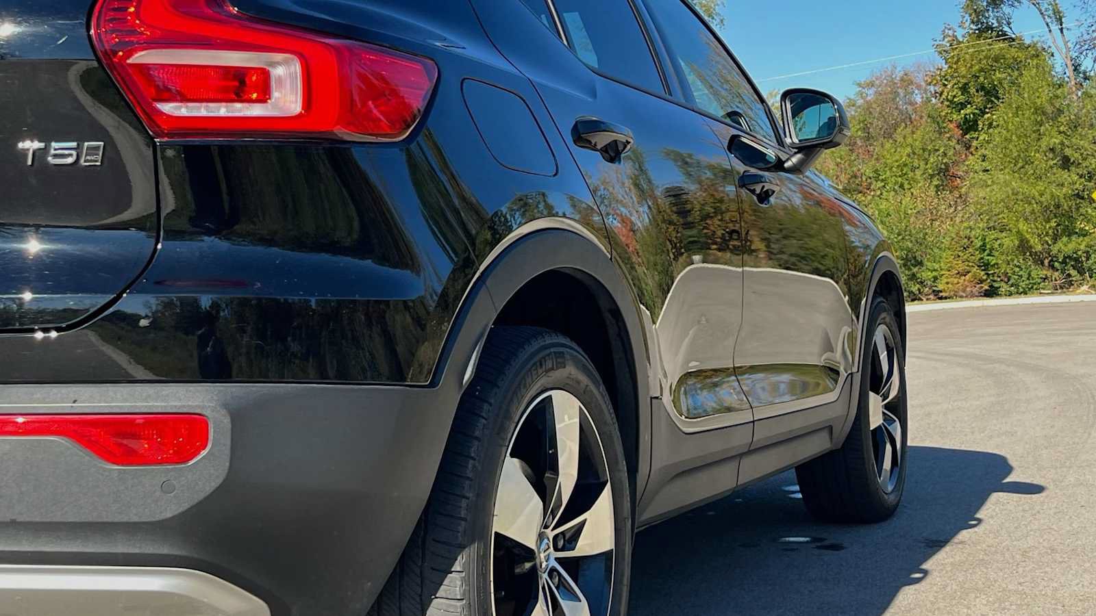 Used 2022 Volvo XC40 T5 Momentum w/ Premium Package AWD/4WD image 20