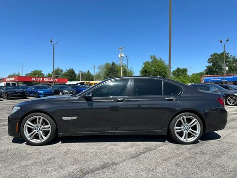 Used 2013 BMW 740i image 9