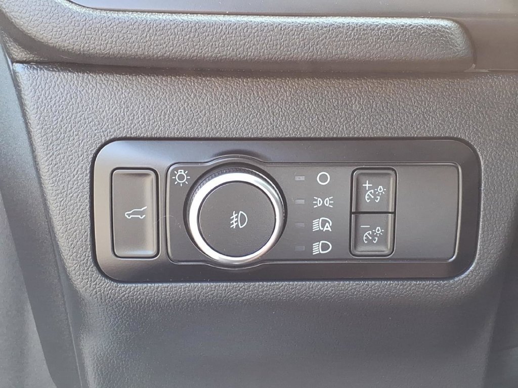 Used 2022 Ford Escape SEL w/ SEL Stealth AWD Package image 17