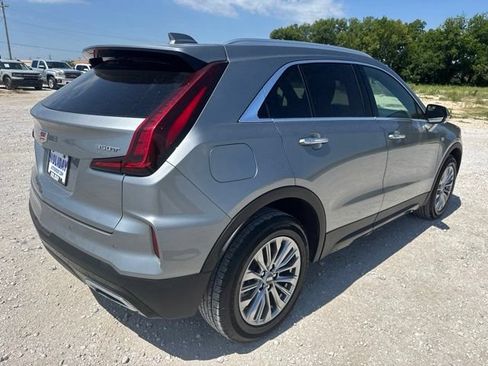 Used 2025 Cadillac XT4 Premium Luxury FWD image 6
