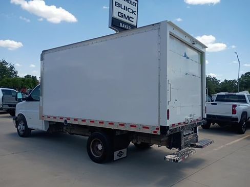 Used 2020 Chevrolet Express 3500 w/ Power Convenience Package RWD image 3
