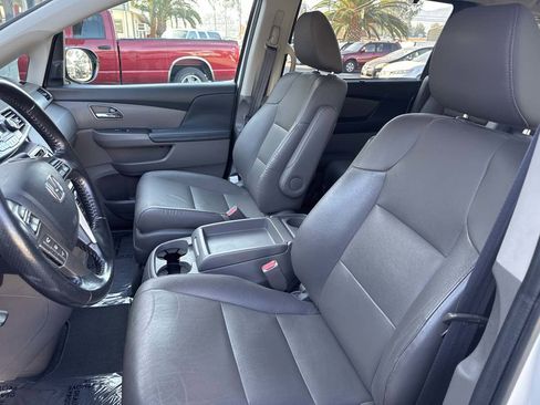 Used 2016 Honda Odyssey Touring Elite image 9