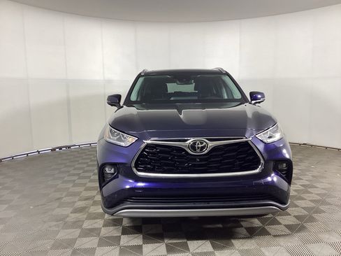 Used 2024 Toyota Highlander Platinum AWD/4WD image 6