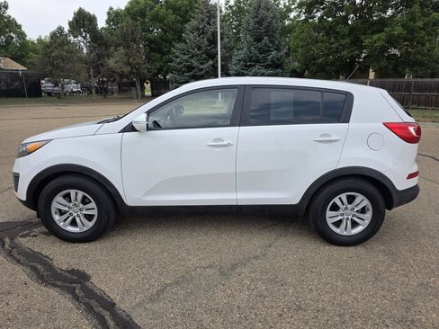 Used 2011 Kia Sportage LX FWD image 2