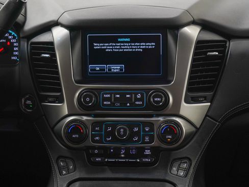 Used 2019 Chevrolet Suburban Premier w/ Premier Plus Edition AWD/4WD image 16