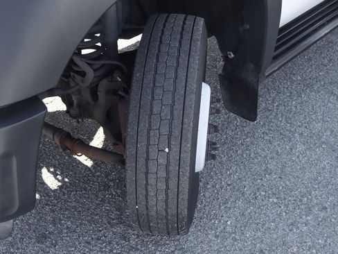 Used 2013 Ford F550 2WD Regular Cab Super Duty w/ Payload Upgrade Pkg image 46