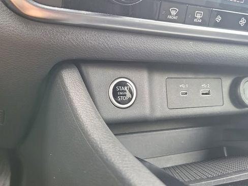 Used 2023 Nissan Rogue SV FWD image 27