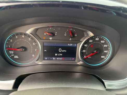 Used 2023 Chevrolet Traverse LT image 29