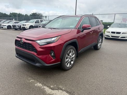 Used 2022 Toyota RAV4 XLE Premium AWD/4WD image 2