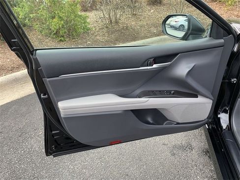 Used 2023 Toyota Camry LE image 17