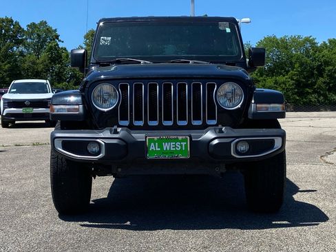 Used 2020 Jeep Wrangler Unlimited Sahara AWD/4WD image 3