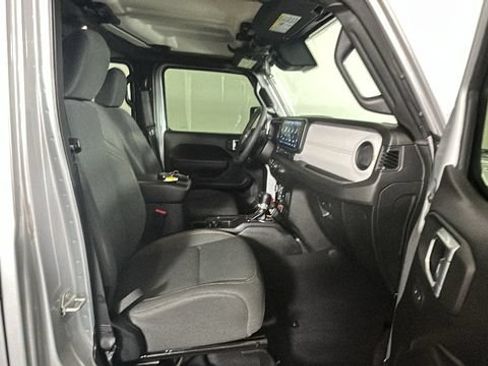 Used 2024 Jeep Wrangler Unlimited AWD/4WD image 29