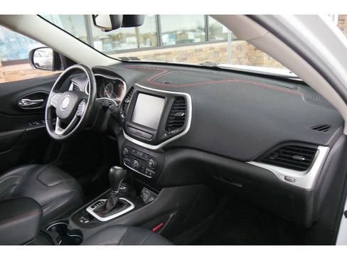 Used 2015 Jeep Cherokee Trailhawk w/ Comfort/Convenience Group image 14