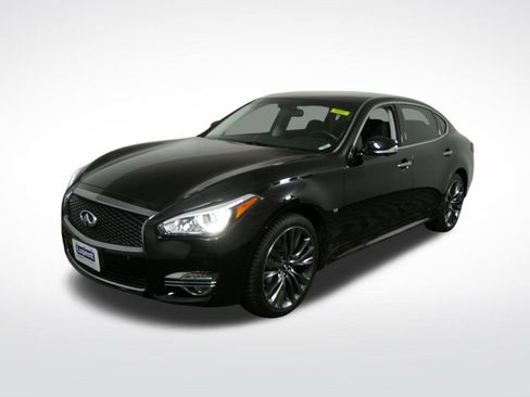 Used 2018 INFINITI Q70 L 3.7 AWD/4WD image 11