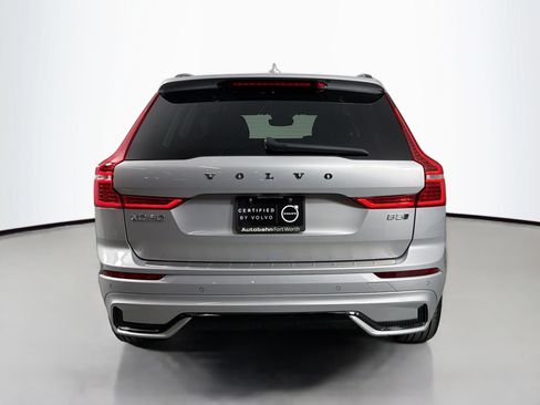 Certified 2023 Volvo XC60 B5 Plus w/ Protection Package Premier AWD/4WD image 7