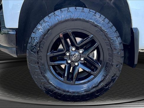 Used 2021 Chevrolet Silverado 1500 LT Trail Boss w/ Convenience Package II AWD/4WD image 25