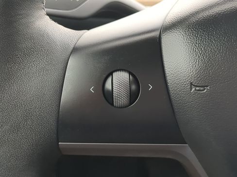 Used 2023 Tesla Model Y Long Range image 25