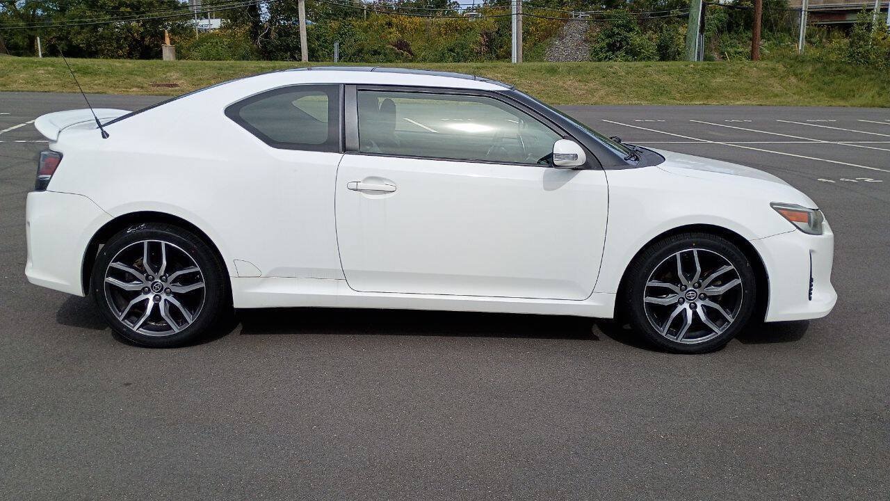 Used 2014 Scion tC FWD image 5