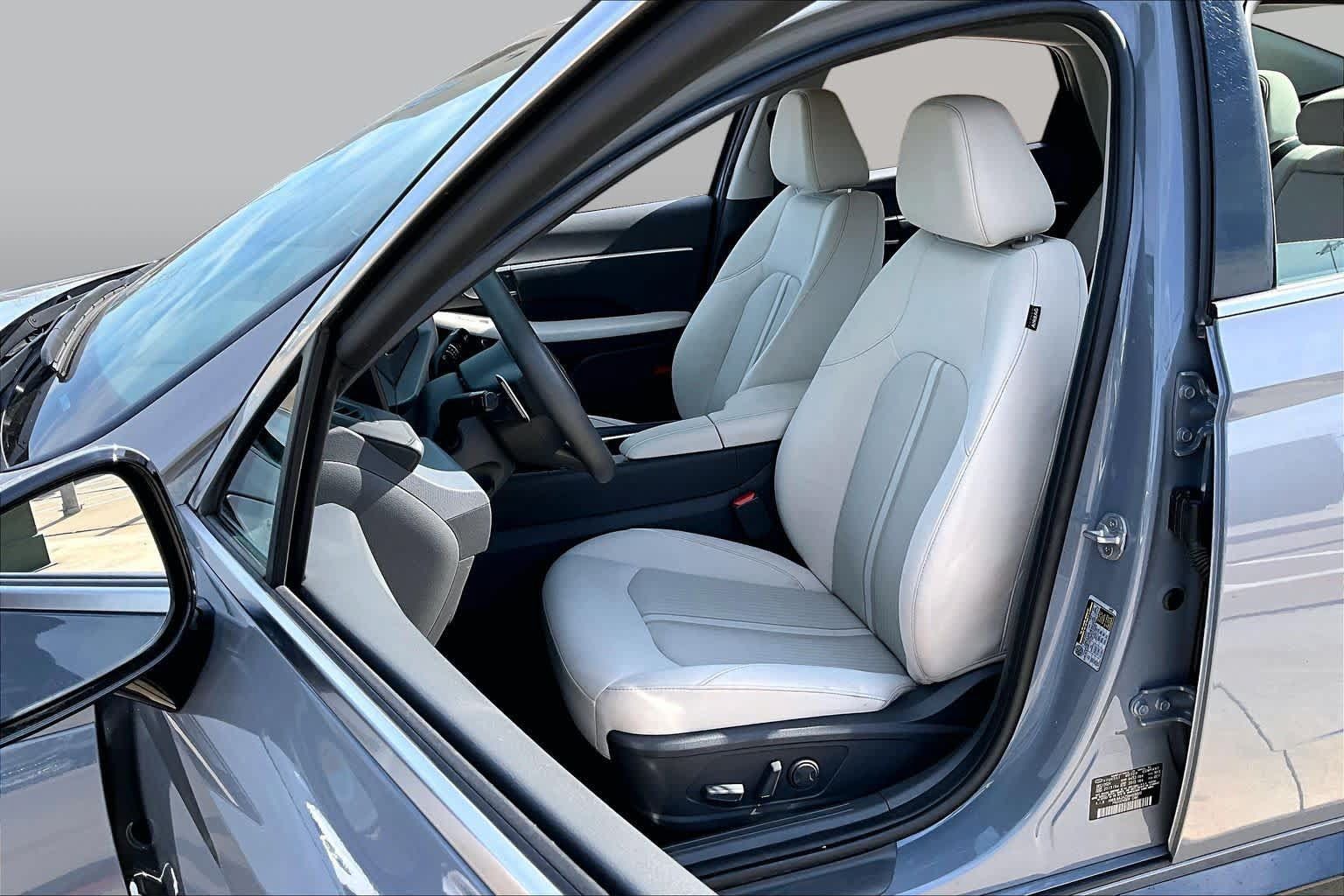 Used 2025 Hyundai Sonata SEL FWD image 8