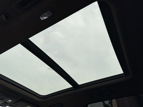 Used 2022 Chevrolet Tahoe LT w/ LT Signature Package image 31