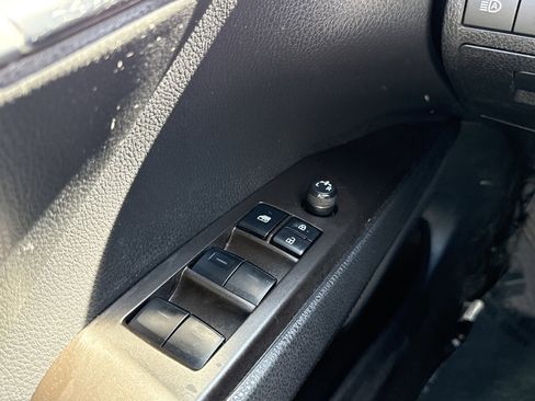 Used 2022 Toyota Camry SE image 28