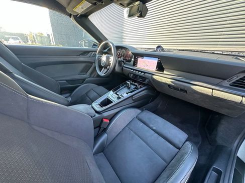 Used 2025 Porsche 911 Targa 4 GTS image 38