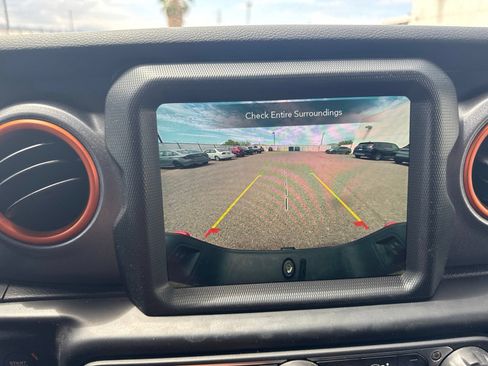 Used 2023 Jeep Gladiator Mojave w/ LED Lighting Group AWD/4WD image 15