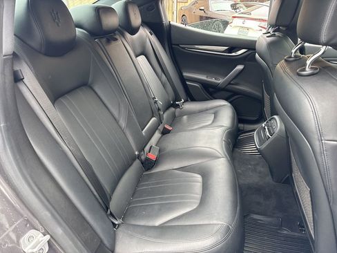 Used 2018 Maserati Ghibli Base image 7