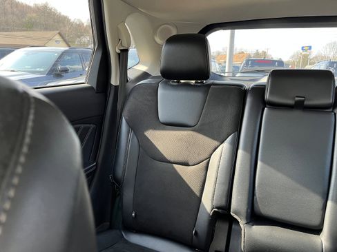 Used 2017 Ford Edge Sport image 32