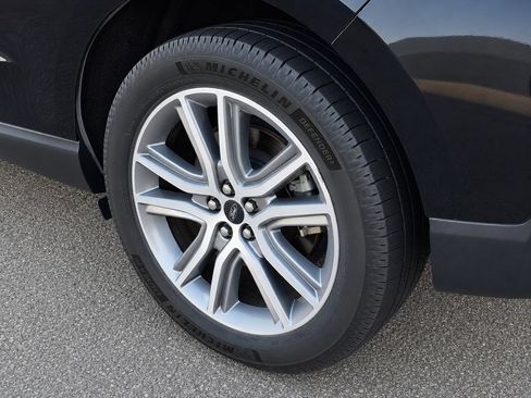 Used 2024 Ford Edge Titanium AWD/4WD image 11