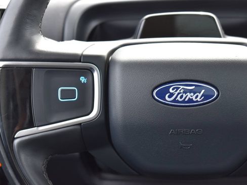 Certified 2025 Ford Expedition Platinum AWD/4WD image 15