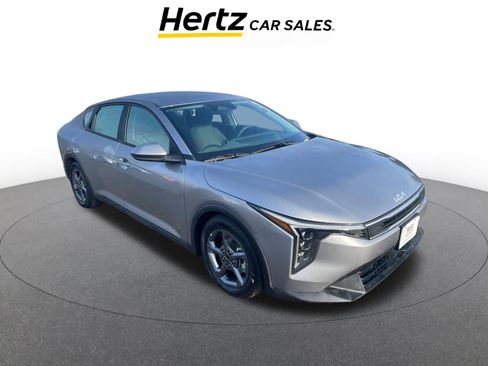 Used 2025 Kia K4 LXS image 1