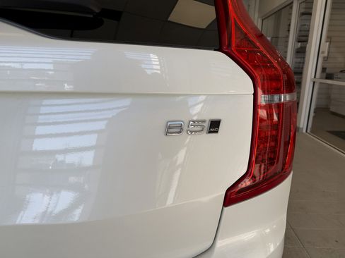Used 2023 Volvo XC90 B5 Core w/ Protection Package Premier image 8