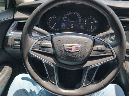 Used 2017 Cadillac XT5 Luxury AWD/4WD image 22