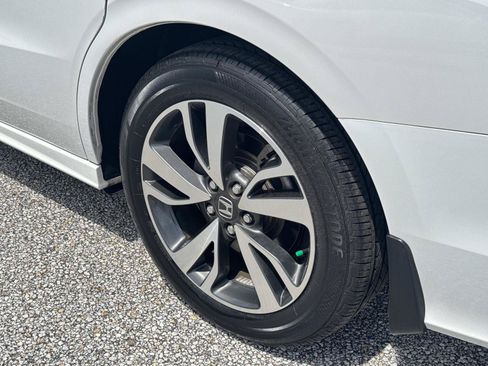 Used 2023 Honda Odyssey Touring image 12