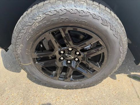 New 2026 Chevrolet Silverado 1500 Custom Trail Boss w/ Turbomax Blackout Package AWD/4WD image 10