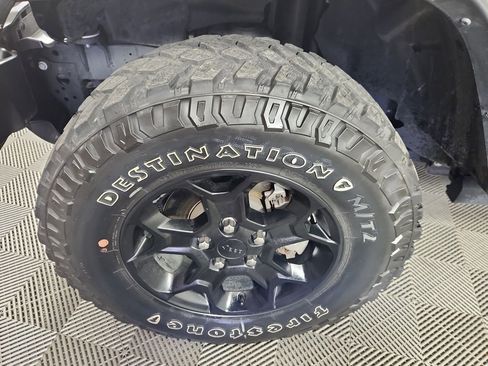 Used 2023 Jeep Wrangler Unlimited image 17