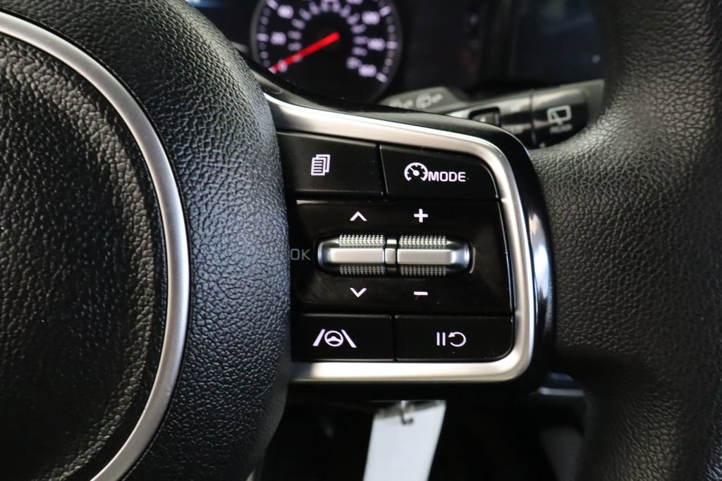 Used 2023 Kia Sorento LX FWD image 24
