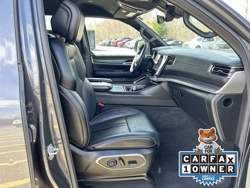 Used 2024 Jeep Wagoneer Series II w/ Flexible Seating Group AWD/4WD image 21