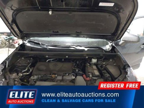 Used 2022 Toyota RAV4 LE image 20