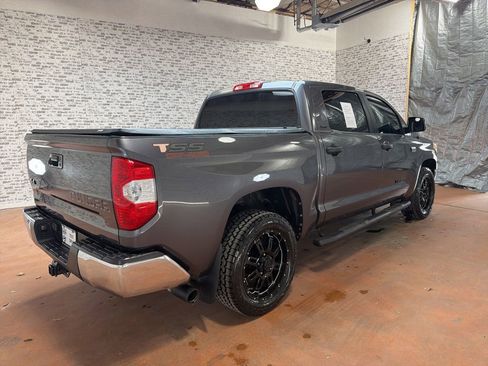 Used 2017 Toyota Tundra SR5 AWD/4WD image 7