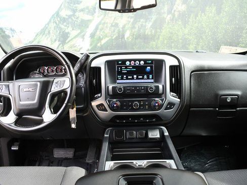 Used 2017 GMC Sierra 1500 SLE image 18