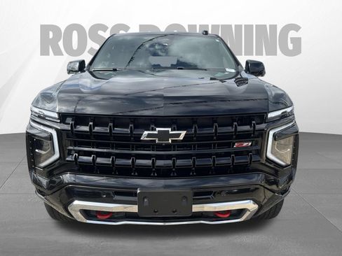 Used 2025 Chevrolet Suburban Z71 AWD/4WD image 2
