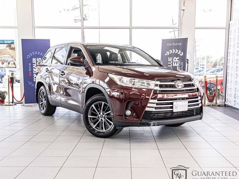 Used 2019 Toyota Highlander XLE AWD/4WD image 3