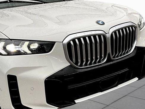 Used 2024 BMW X5 sDrive40i w/ M Sport Package RWD image 30
