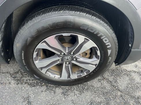 Used 2017 Honda CR-V LX image 19