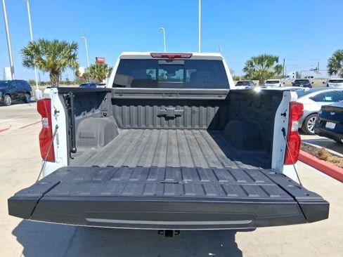Used 2025 Chevrolet Silverado 1500 ZR2 w/ Technology Package image 6